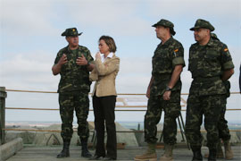 El Mando de Ingenieros recibe a la ministra de Defensa