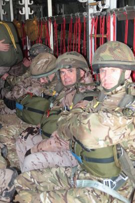 El general Hill y el coronel Escámez antes del salto