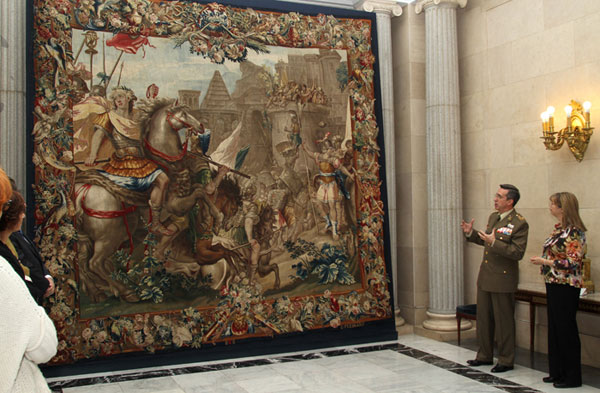El JEME en la presentación del tapiz
