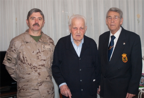 El militar veterano entre los generales (Foto:FUP)