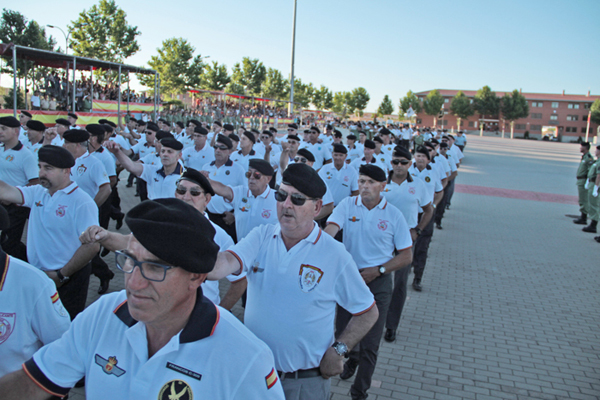 Veteranos paracaidistas en el encuentro