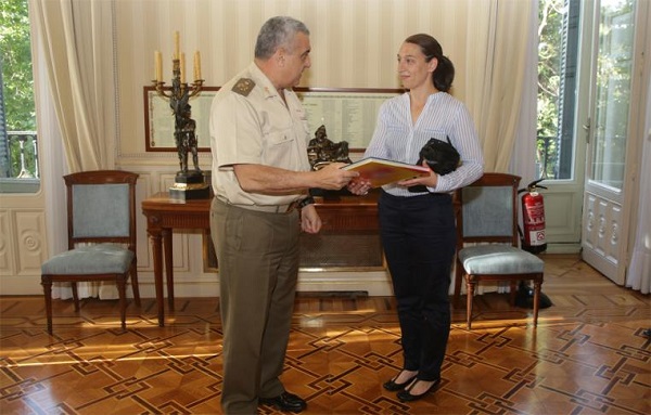 El JEME con la seguidora número 25.000