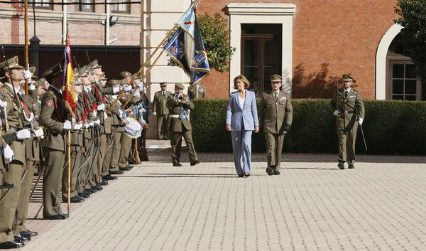 La ministra en la visita al Centro de Enseñanza