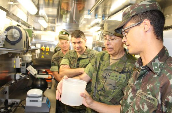 La delegación española en el Instituto Biológico La delegación española en el Instituto Biológico