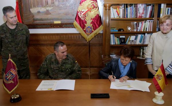 Firma del convenio en Valencia