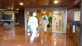 The Services Unit from the ‘El Empecinado’ Base helping with disinfection