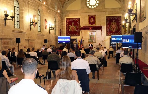 El seminario se desarrolló en el Salón del Trono