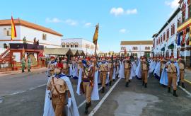 Desfile en el acuartelamiento "González Tablas"