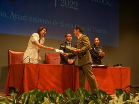El Batallón de Zapadores XVI recibe una placa colectiva de la Policía Local de Santa Cruz de Tenerife