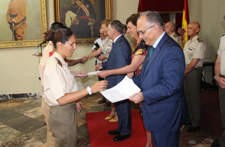 Personal de la Comandancia General de Ceuta recibe el reconocimiento de la Ciudad Autónoma tras su actuación durante la pandemia