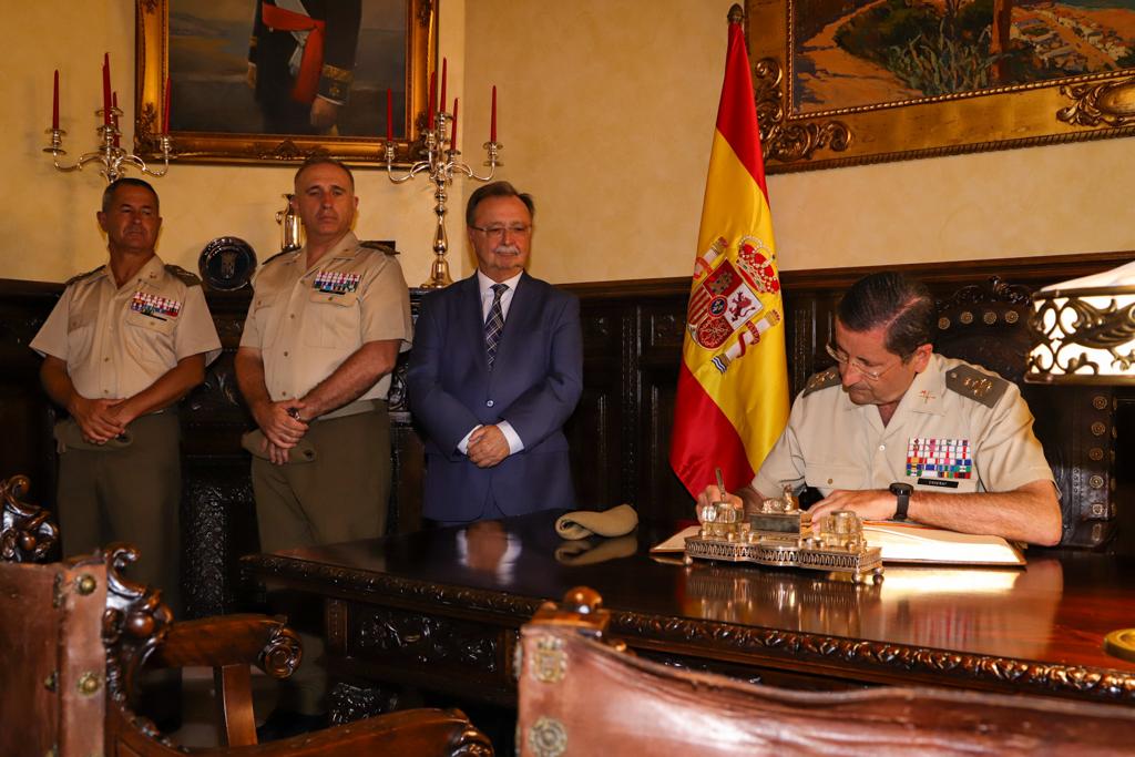 El JEME realiza su primera visita oficial a Ceuta