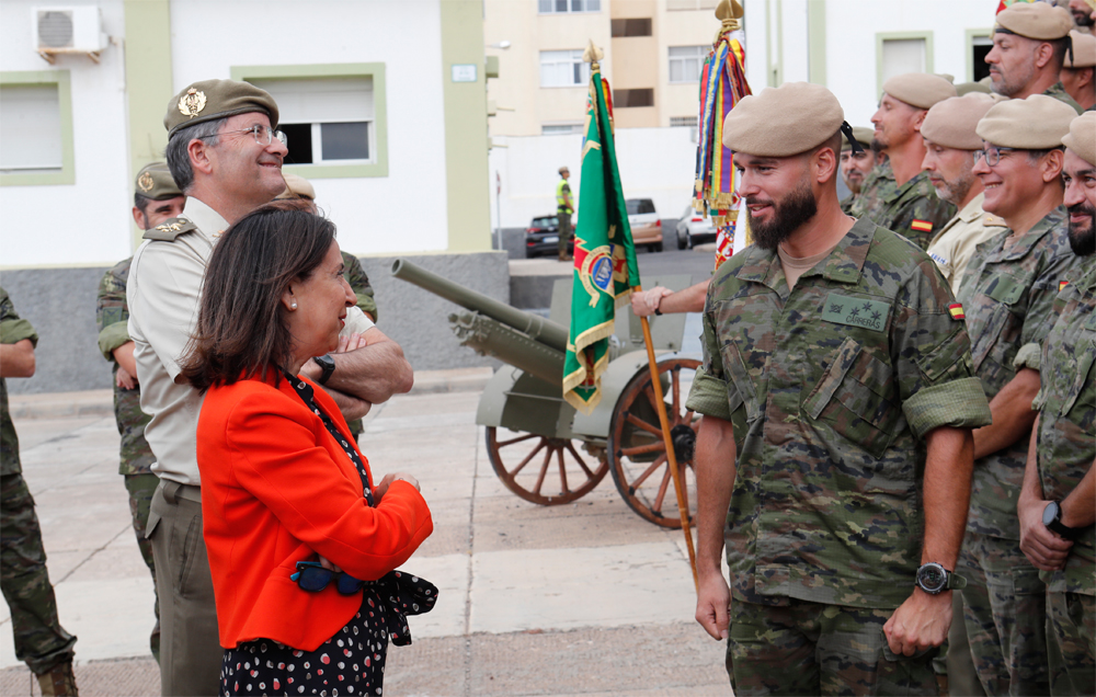 La ministra tuvo un encuentro con los militar