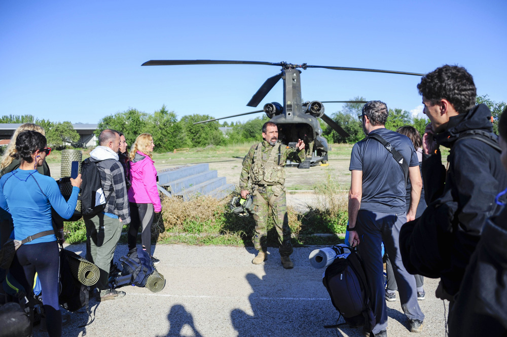 Los alumnos pudieron volar en un Chinook