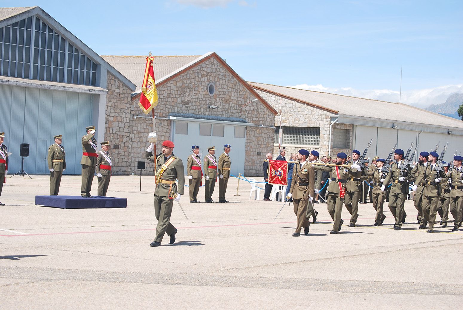 Acto de celebración del quincuagésimo aniversario del centro de instrucción para las Fuerzas Aeromóviles del Ejército de Tierra