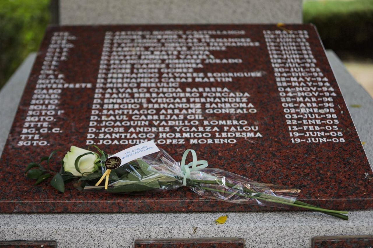 Monolito conmemorativo a los caídos en Bosnia