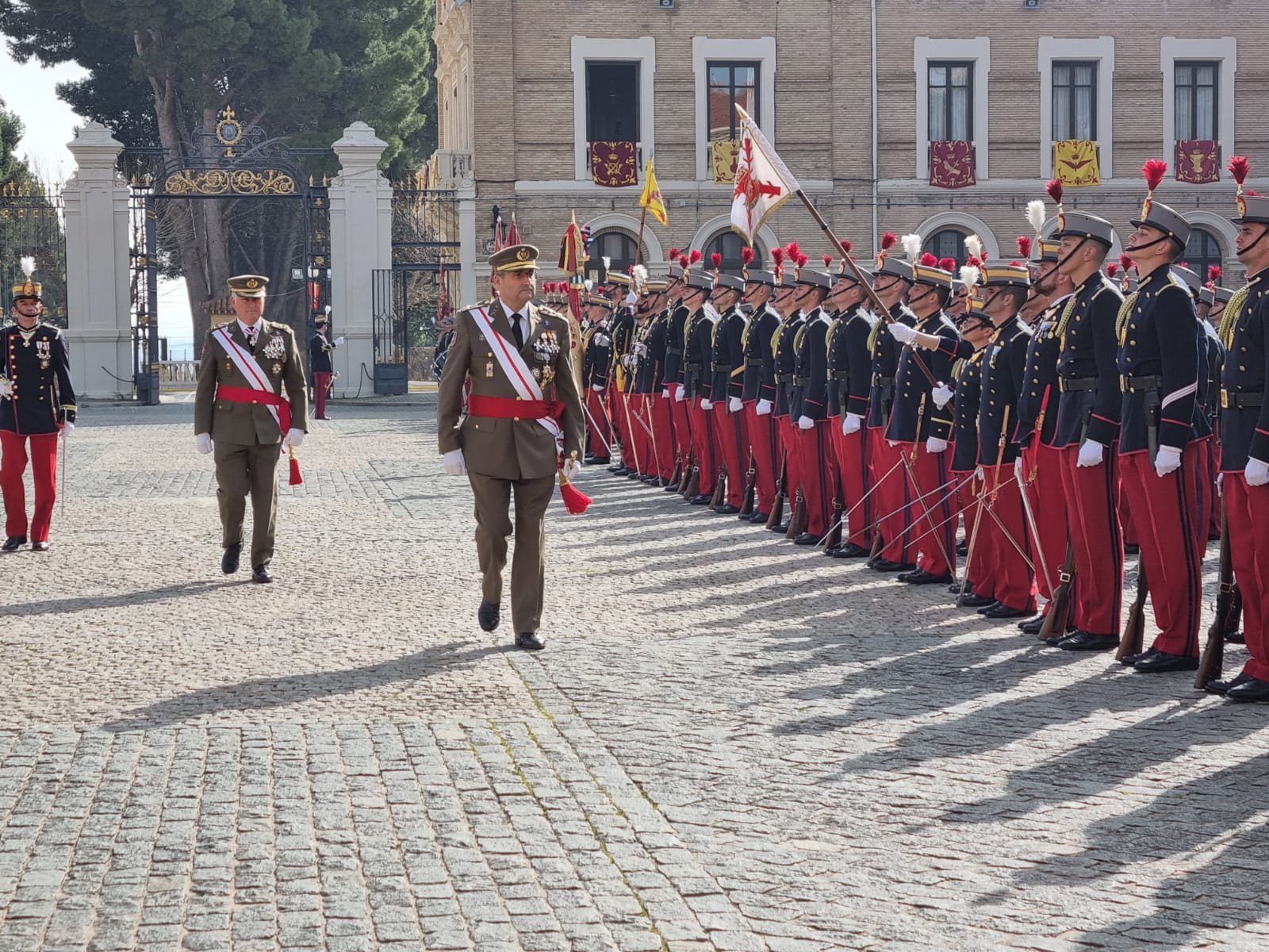 El JEME ha presidido en la Academia General Militar de Zaragoza la ceremonia en conmemoración del CXLI Aniversario de su creación.