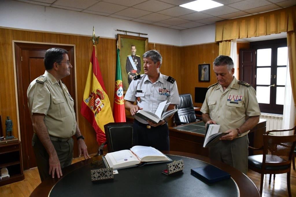 El Jefe de Estado Mayor del Ejército de Portugal visita el Mando de Adiestramiento y Doctrina y la Brigada 'Rey Alfonso XIII' de la Legión