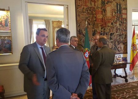 Imposición de condecoración portuguesa al JEME