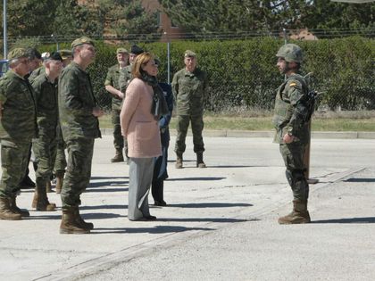 El JEME acompaña a la Ministra de Defensa Dña. María Dolores de Cospedal, en su visita a las unidades de Burgos, el 19 de abril de 2017.