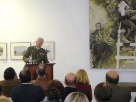 El Coronel Julián García Sánchez en un momento de su exposición