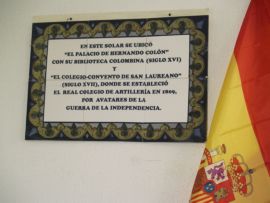 Placa conmemorativa del paso del Real Colegio de Artillería.