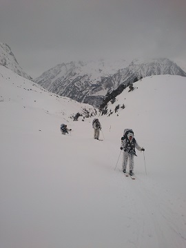 Movimiento táctico en montaña invernal