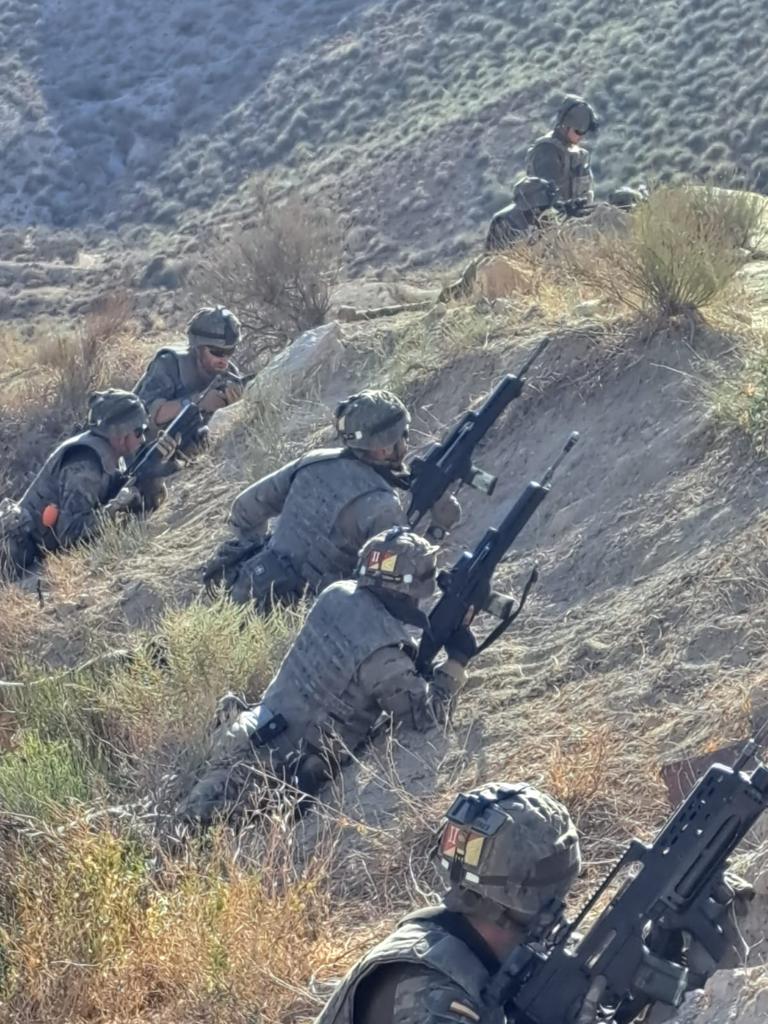 A LA ESPERA DE INSTRUCCIONES