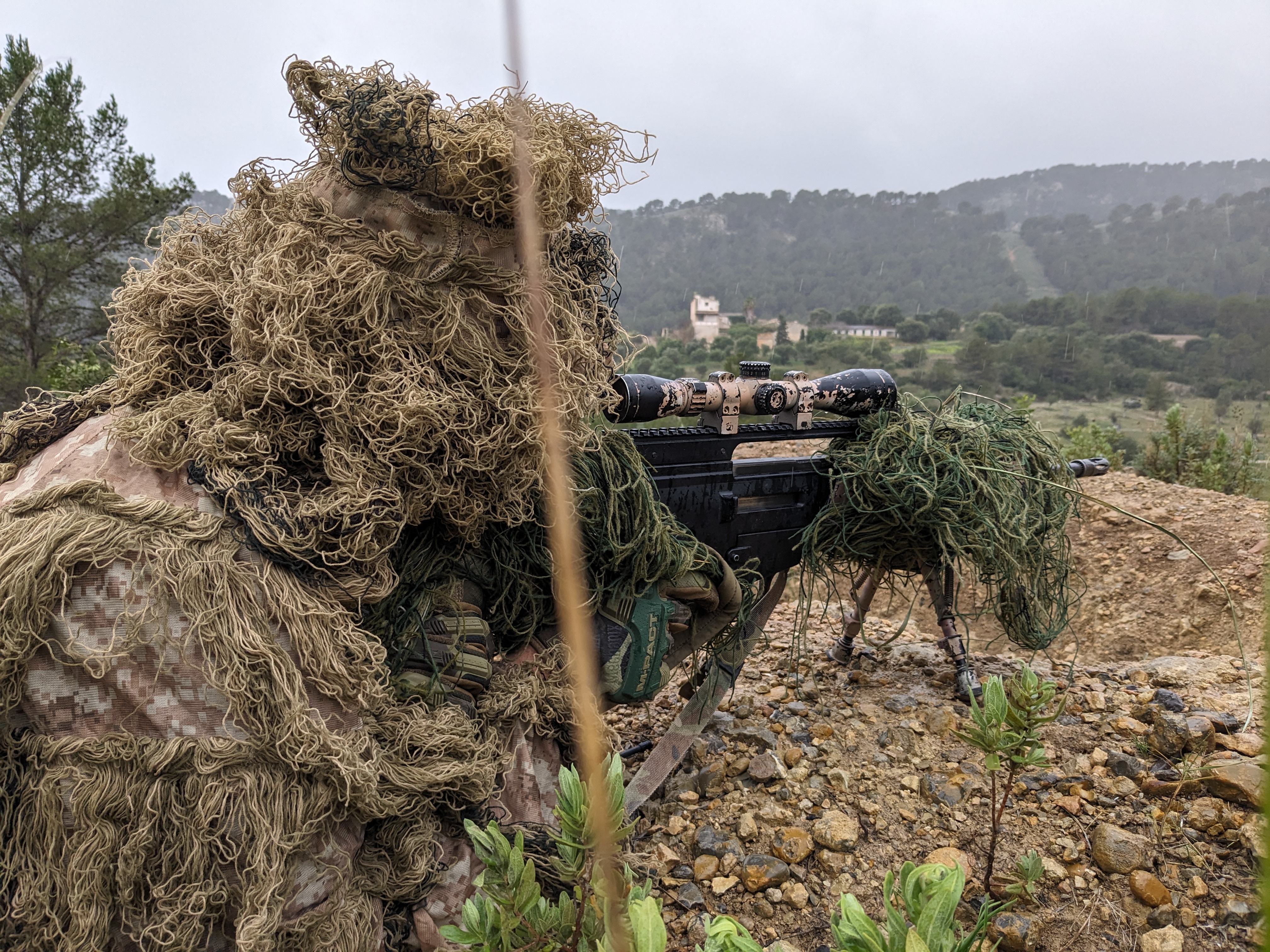 FRANCOTIRADOR CON HK G36