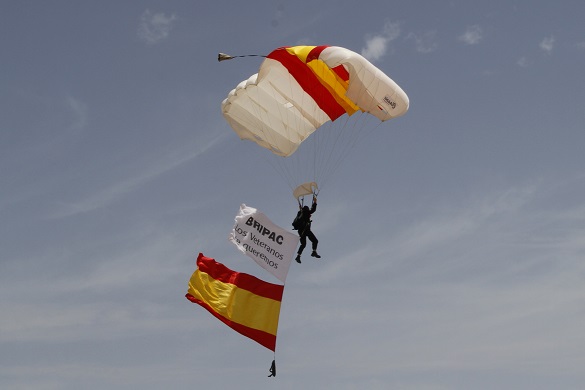Un veteranos en el salto paracaidista