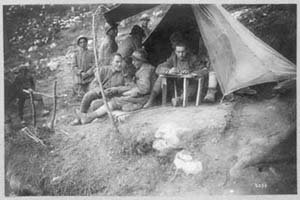 II Guerra Mundial. Soldados descansando 1914-18