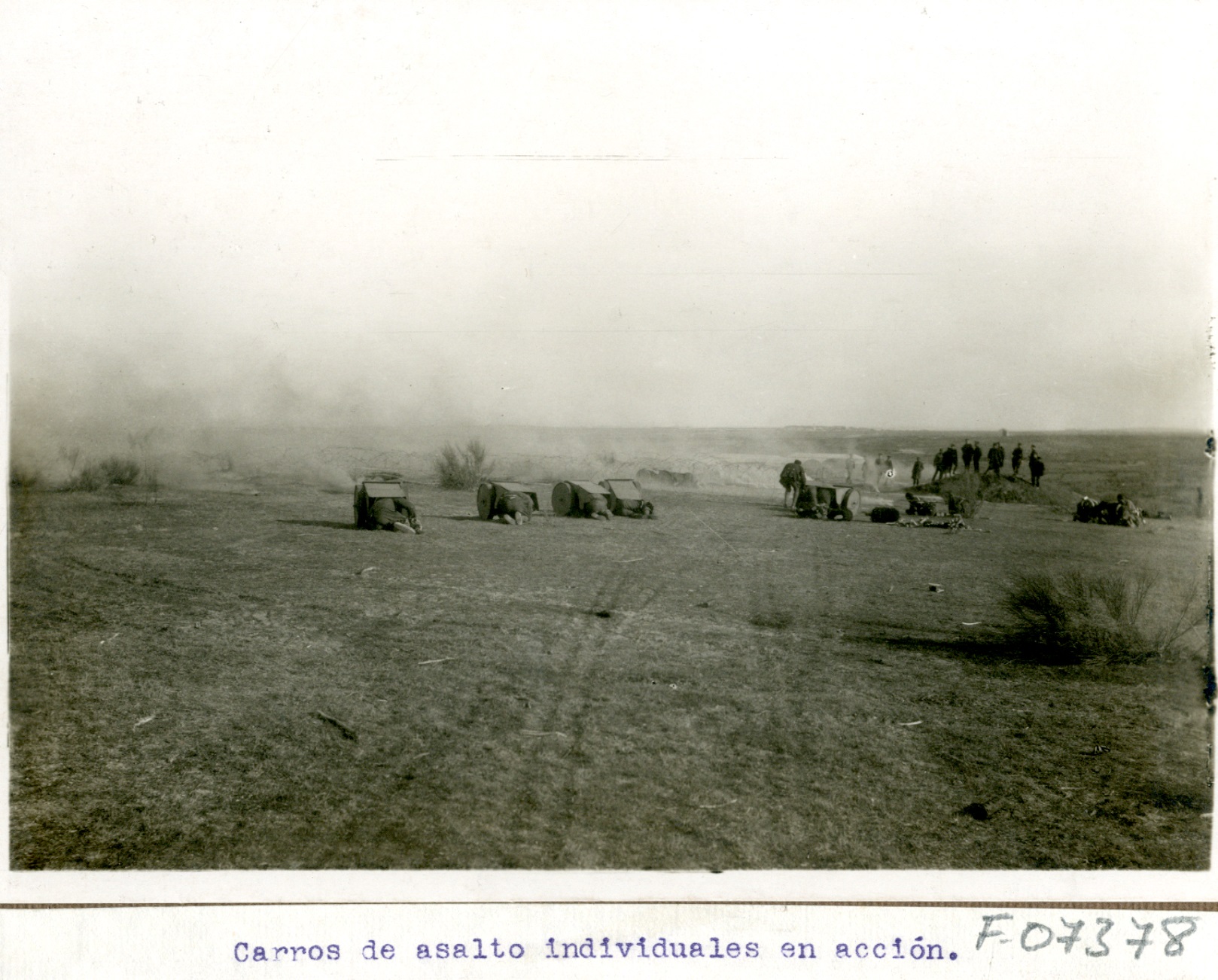 Carros de asalto individuales en acción, con la presencia de Alfonso XIII. 1922-1923