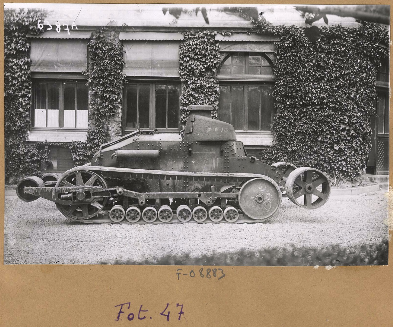 Vehículo blindado Renault. 1910