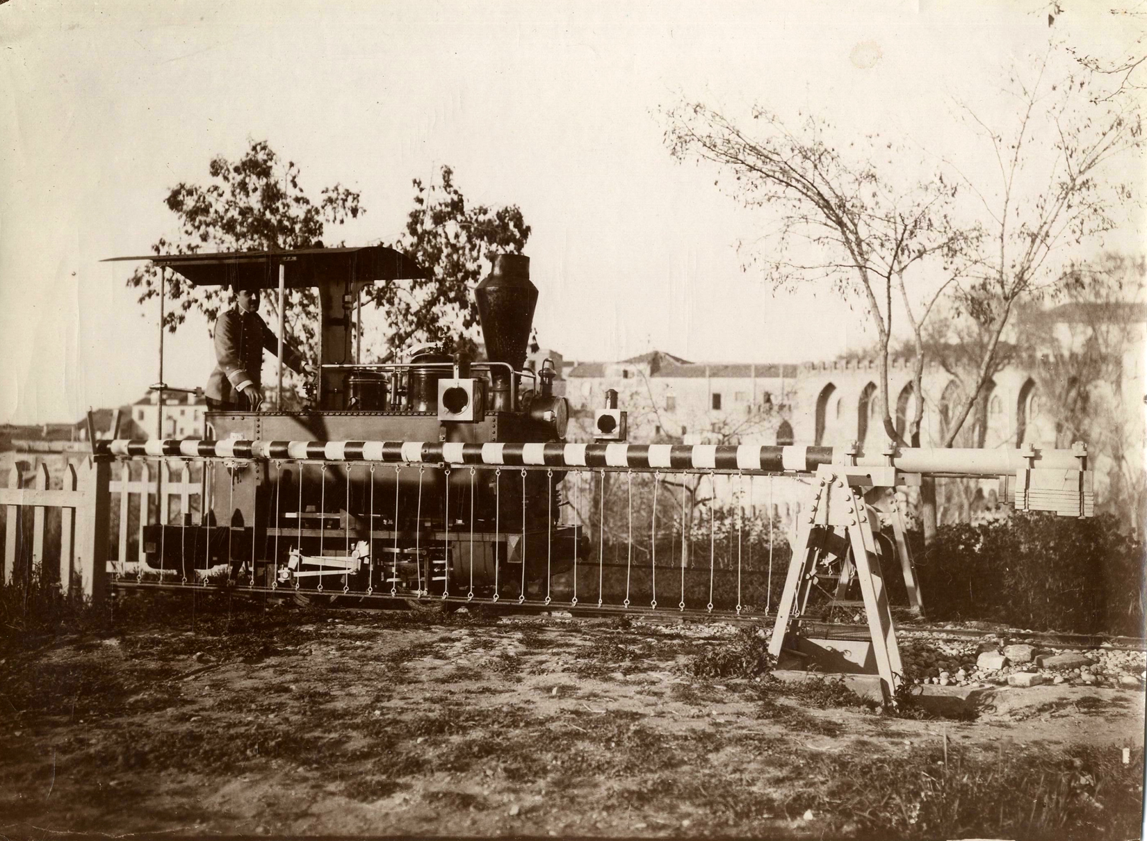 Locomotora en Guadalajara. 1900