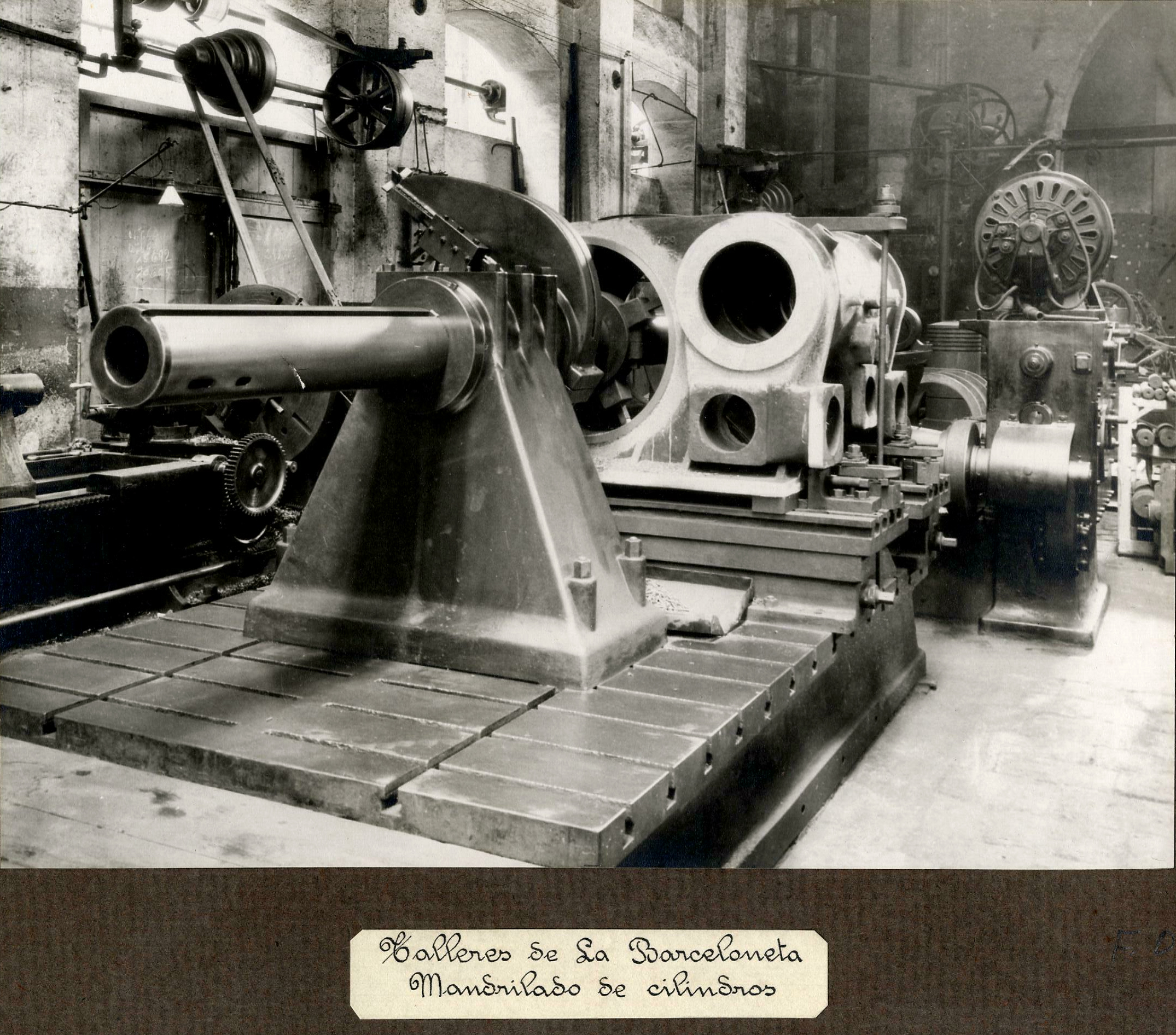 Talleres de la Barceloneta. Manchilado de cilindros. Barcelona. 1900