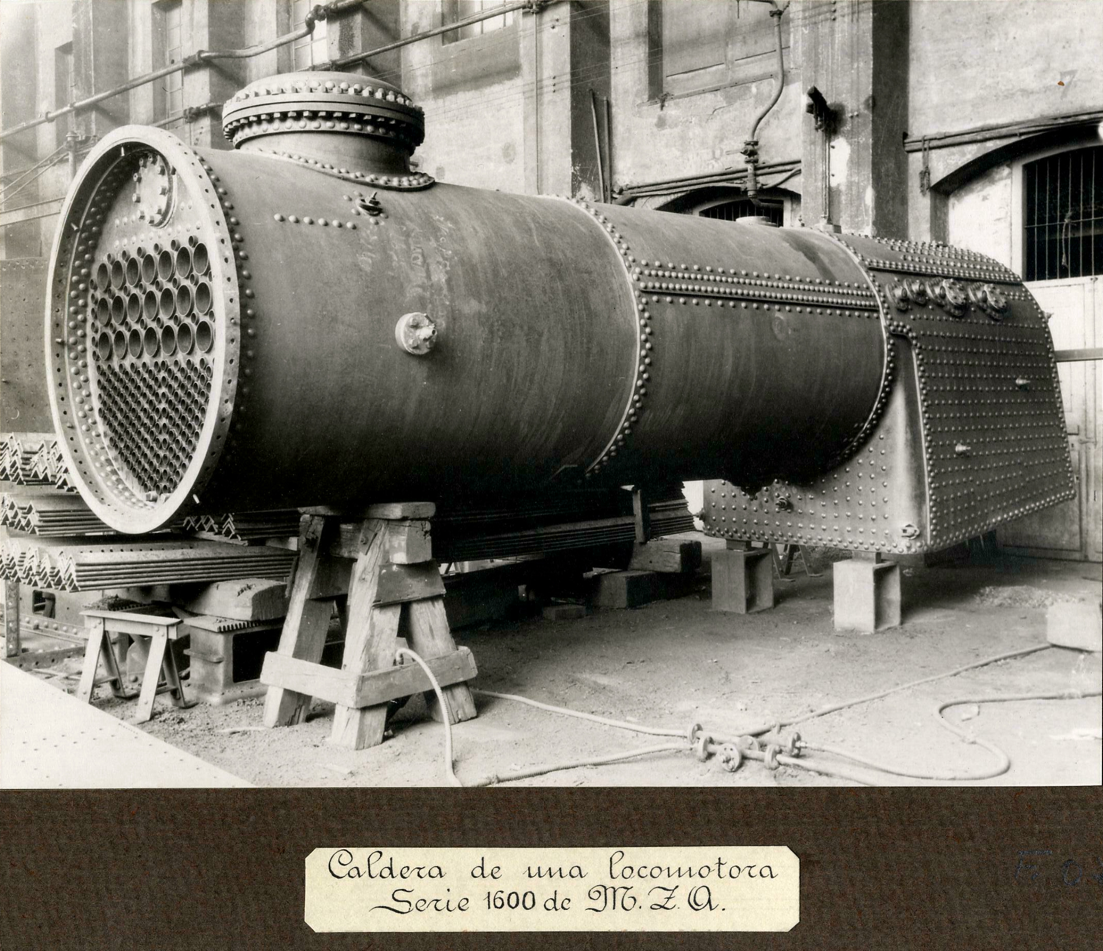 Caldera de una locomotora, serie 1600 de M.Z.A. 1900