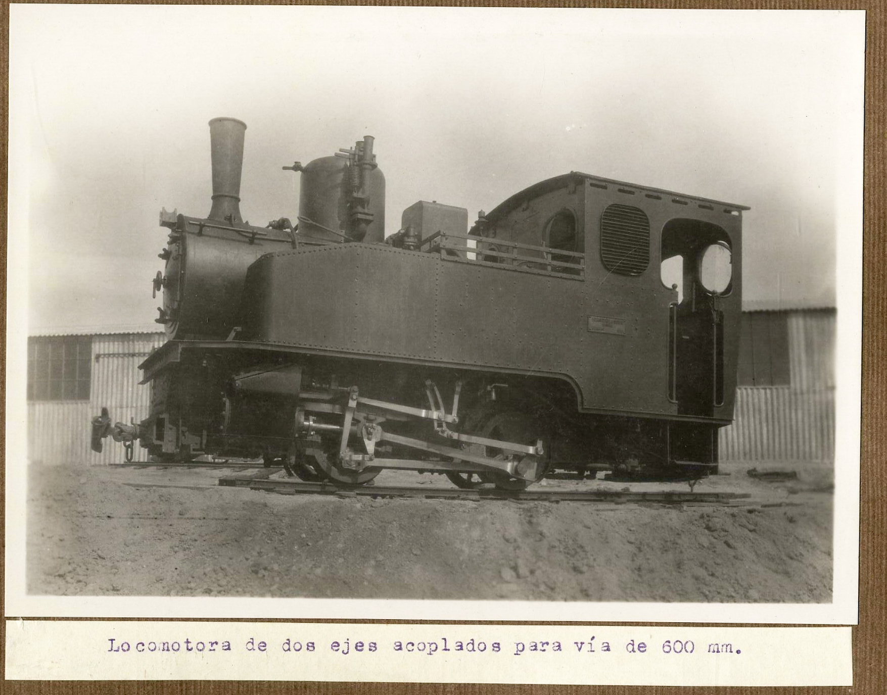 Locomotora de dos ejes acoplados para vía de 600 mm., demostración experimental de los ingenieros del ejército, 1922-1923
