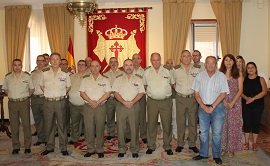 El General con los miembros del personal del PAHUET en Madrid