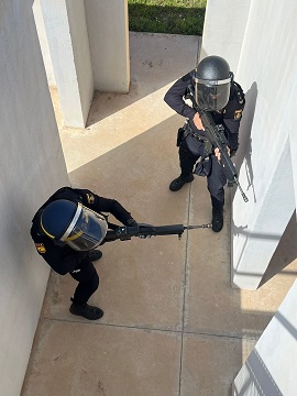El GREG 52 realiza ejercicios en combate urbano junto a la Policía Nacional