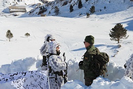 Inspección de refugios en nieve.