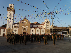 Formación del BZAP XVI en la plaza de la Basílica