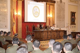 Presentación de los conferenciantes (Foto: Iván Moles)