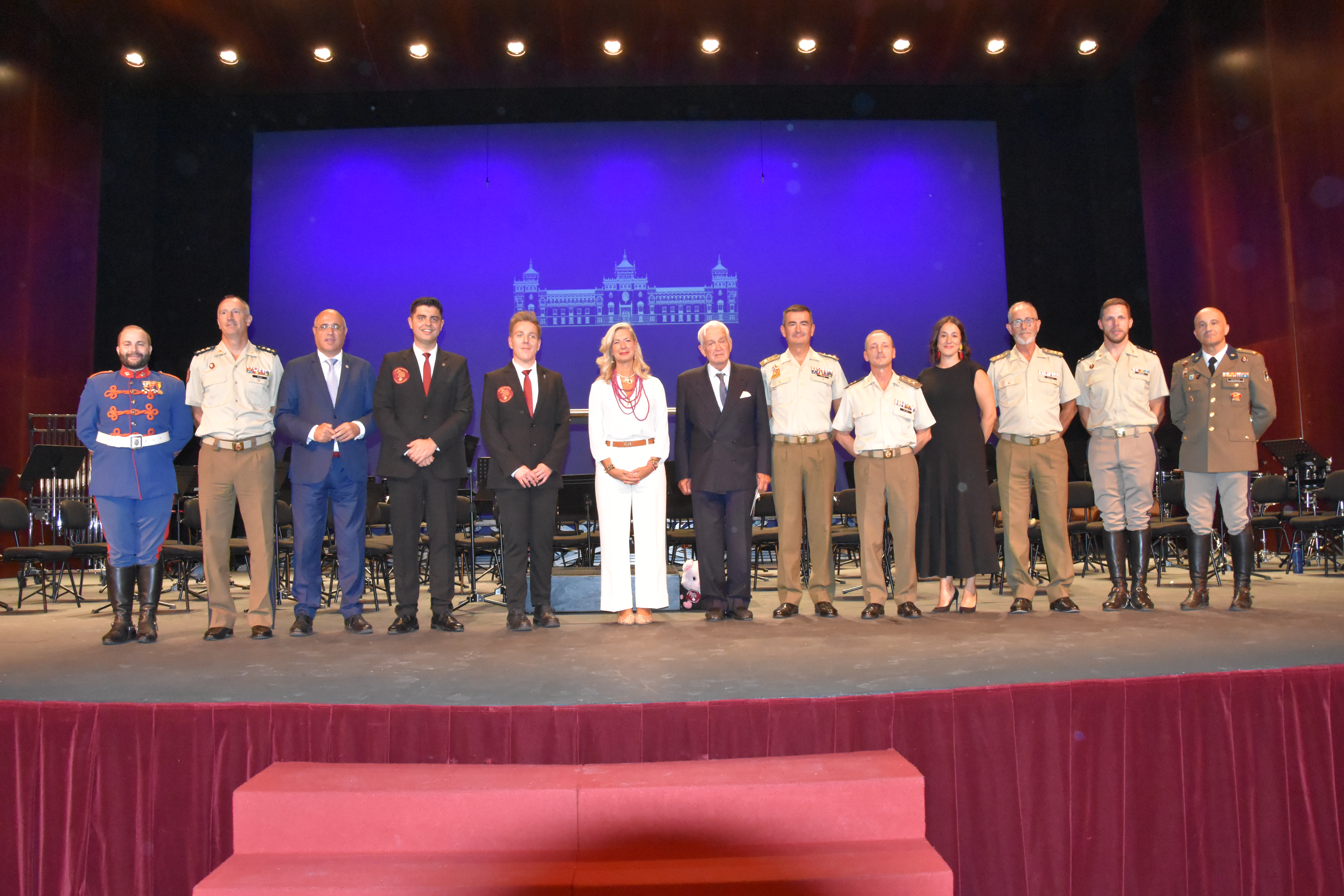 'Foto de familia' al finalizar el concierto