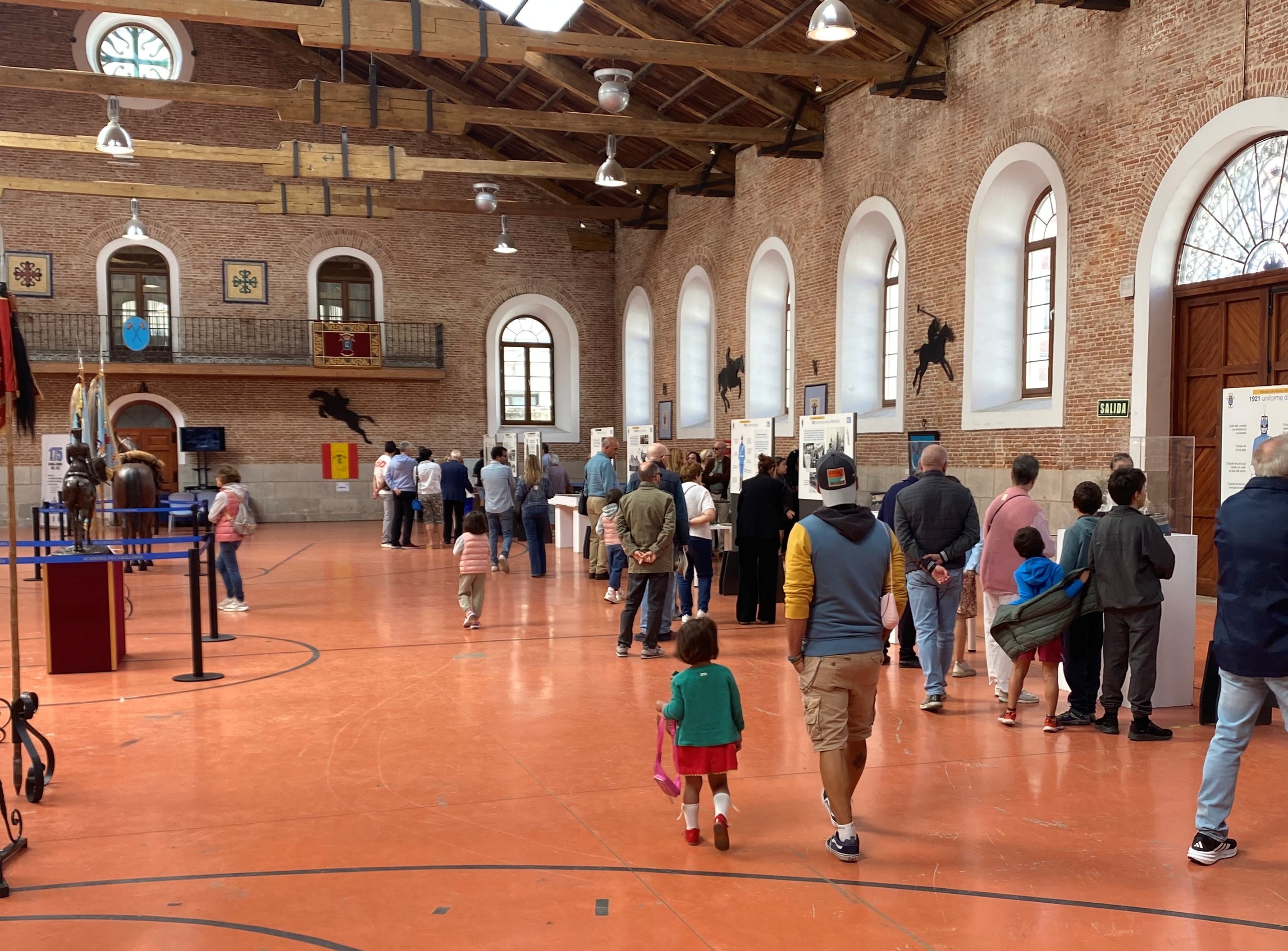 EXPOSICIÓN LA ACADEMIA DE CABALLERÍA A TRAVÉS DE SUS UNIFORMES