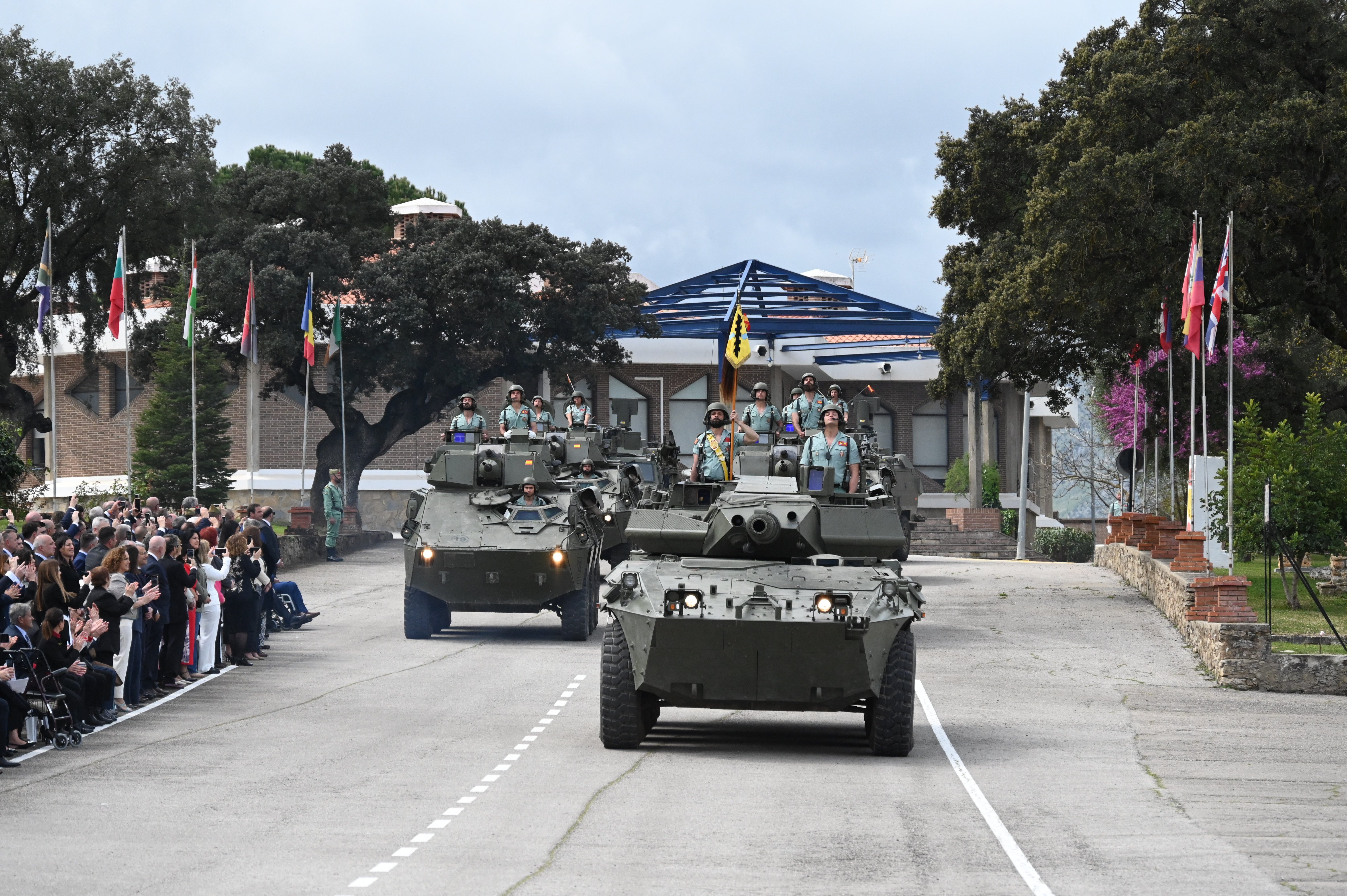 7. Inicio del desfile motorizado