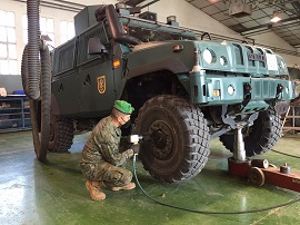 El taller de mantenimiento de vehículos tácticos contra artefactos explosivos y minas
