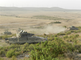 Avance de los vehículos Pizarro para tomar las posiciones