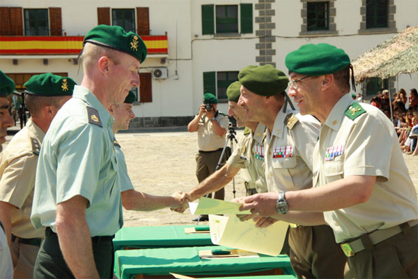 Entrega de los diplomas a alumnos en Jaca