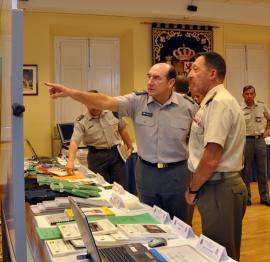 El general de ejército chileno con el jefe del MADOC