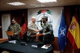 El coronel Cebrián en el acto de la transferencia