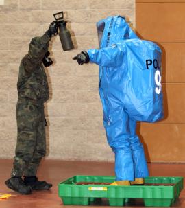 Práctica de descontaminación en el ejercicio